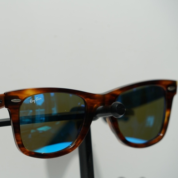 BRAND NEW REFLECTIVE RAYBAN WAYFARER CLASSIC - Picture 1 of 4